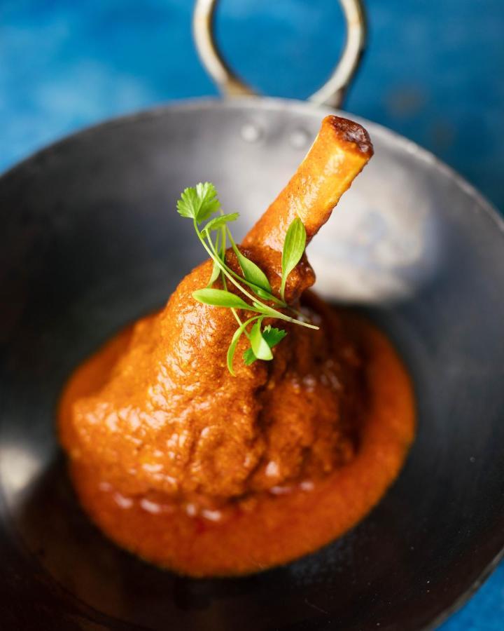 The Lalit London Hotel Luaran gambar A mutton shank